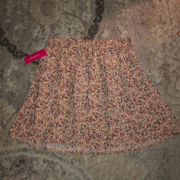 Floral Button Front Skirt with Elastic Waistband - Picture 4 of 4